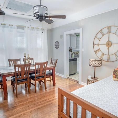 Stunning 3 Bedroom Home Near Dt Alamodome - Riverwalk サンアントニオ エクステリア 写真