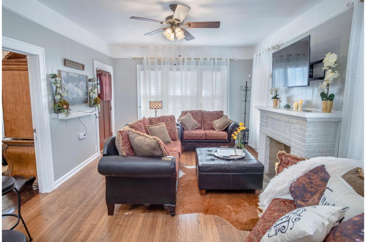 Stunning 3 Bedroom Home Near Dt Alamodome - Riverwalk サンアントニオ エクステリア 写真