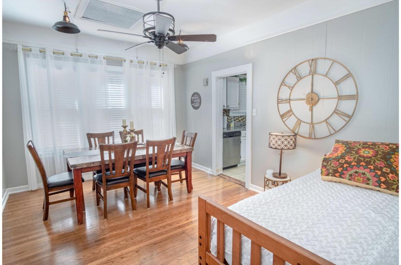 Stunning 3 Bedroom Home Near Dt Alamodome - Riverwalk サンアントニオ エクステリア 写真
