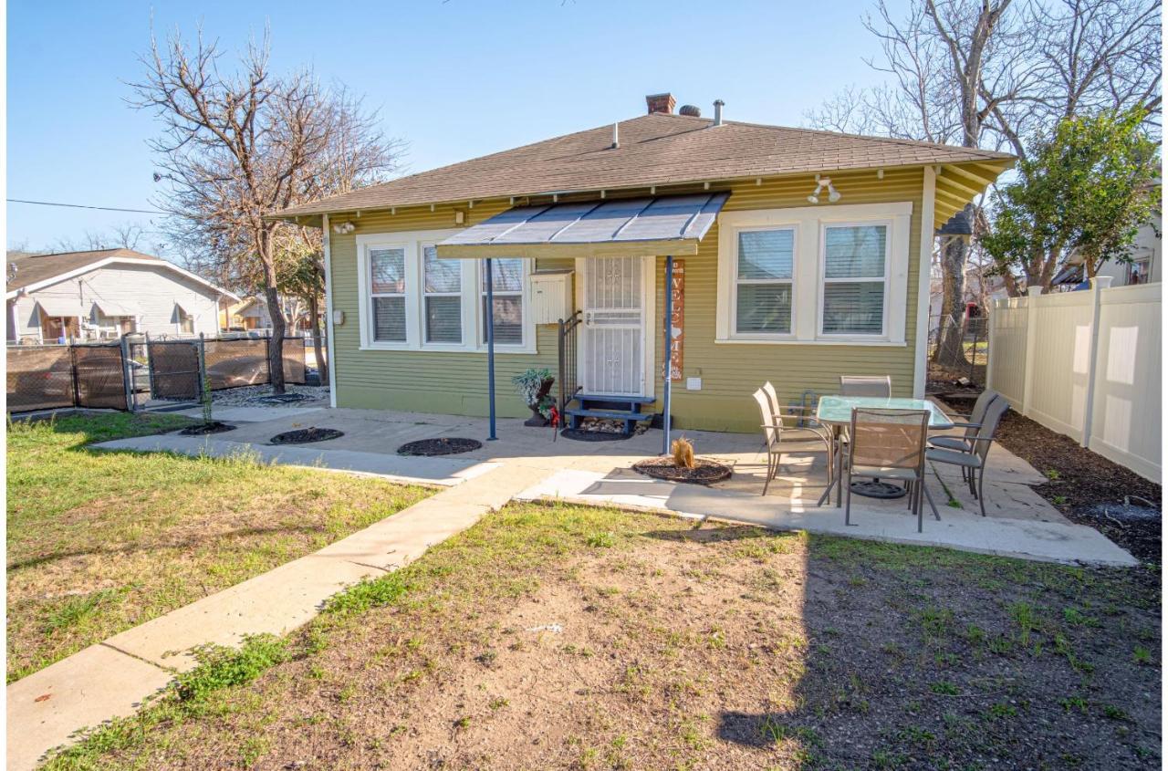 Stunning 3 Bedroom Home Near Dt Alamodome - Riverwalk サンアントニオ エクステリア 写真
