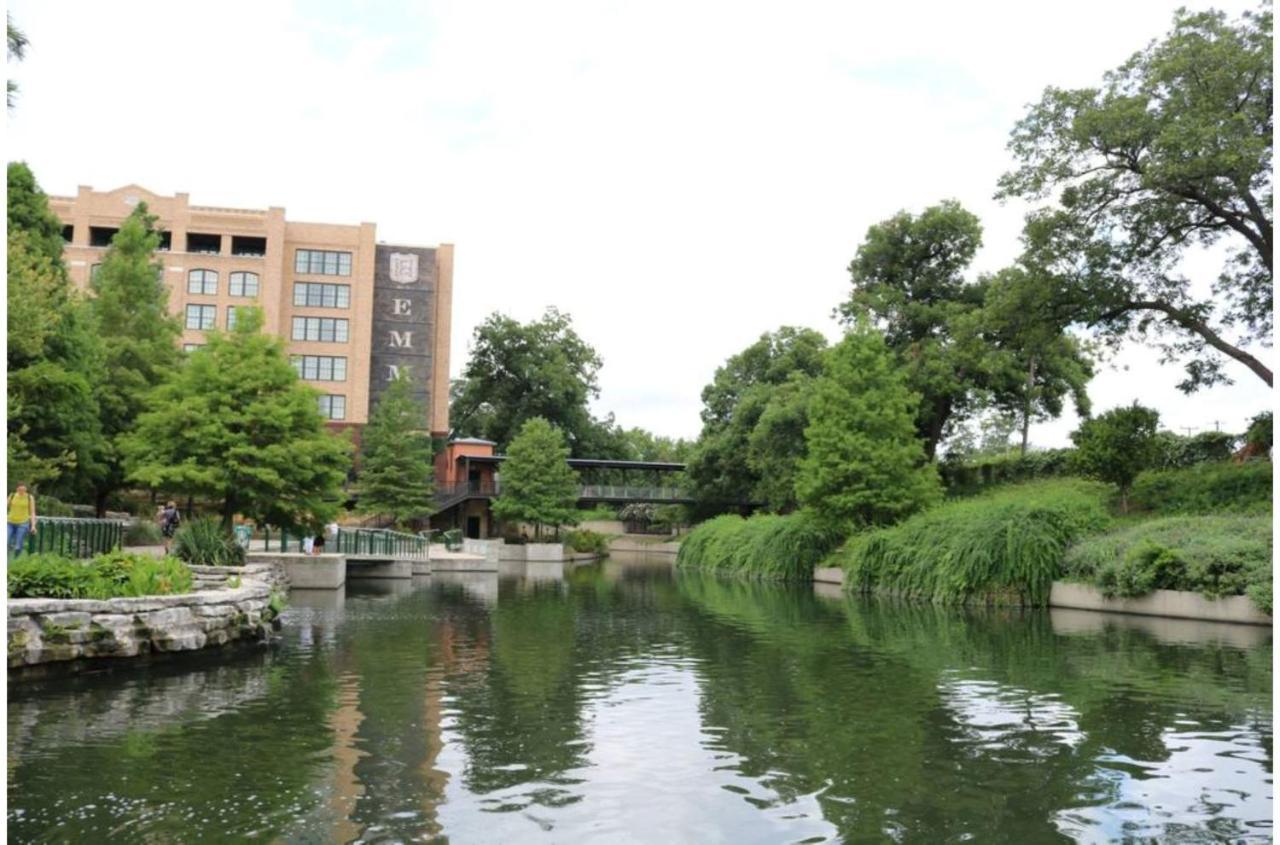 Stunning 3 Bedroom Home Near Dt Alamodome - Riverwalk サンアントニオ エクステリア 写真
