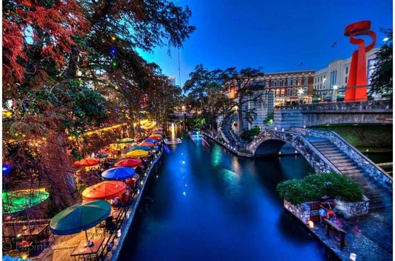 Stunning 3 Bedroom Home Near Dt Alamodome - Riverwalk サンアントニオ エクステリア 写真