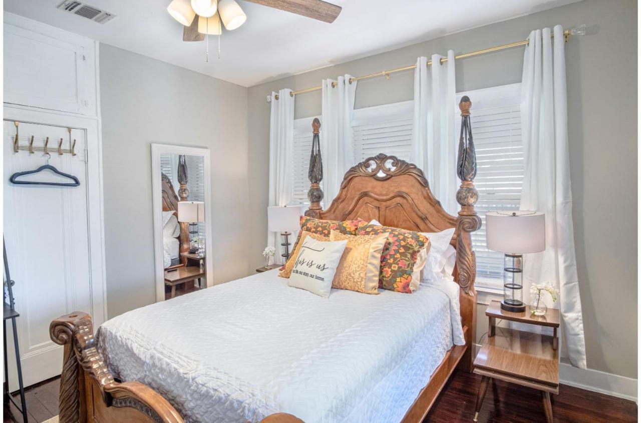 Stunning 3 Bedroom Home Near Dt Alamodome - Riverwalk サンアントニオ エクステリア 写真